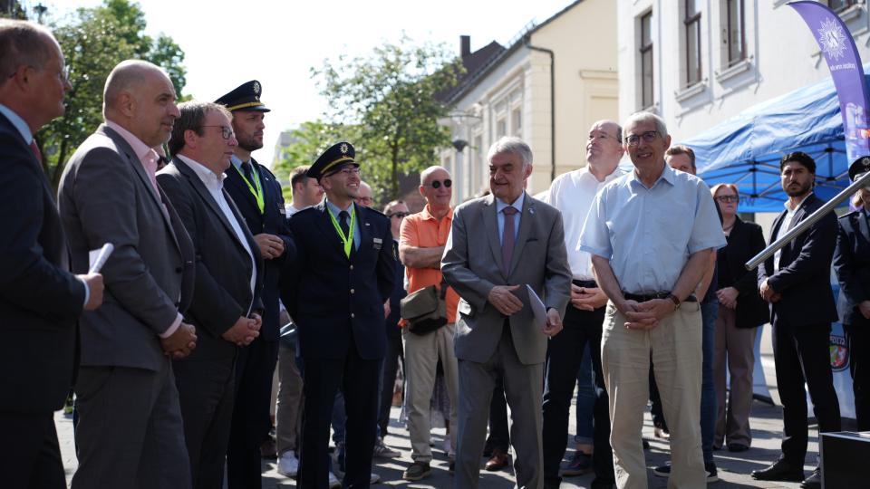 Gruppenbild vor der Bühne