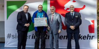 Übergabe der Urkunden an den BVDM