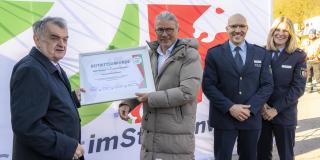 Übergabe der Beitrittsurkunde an die Gemeinde Simmerath